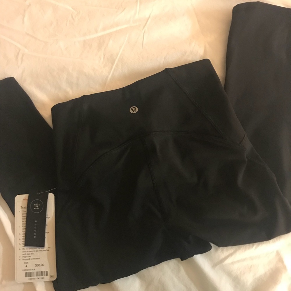NEW WITH TAGS Lululemon Train Times Crop Size 4